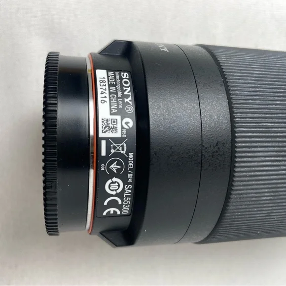 Sony - DT 55-300mm f/4.5-5.6 A-Mount Telephoto Zoom Lens - Black